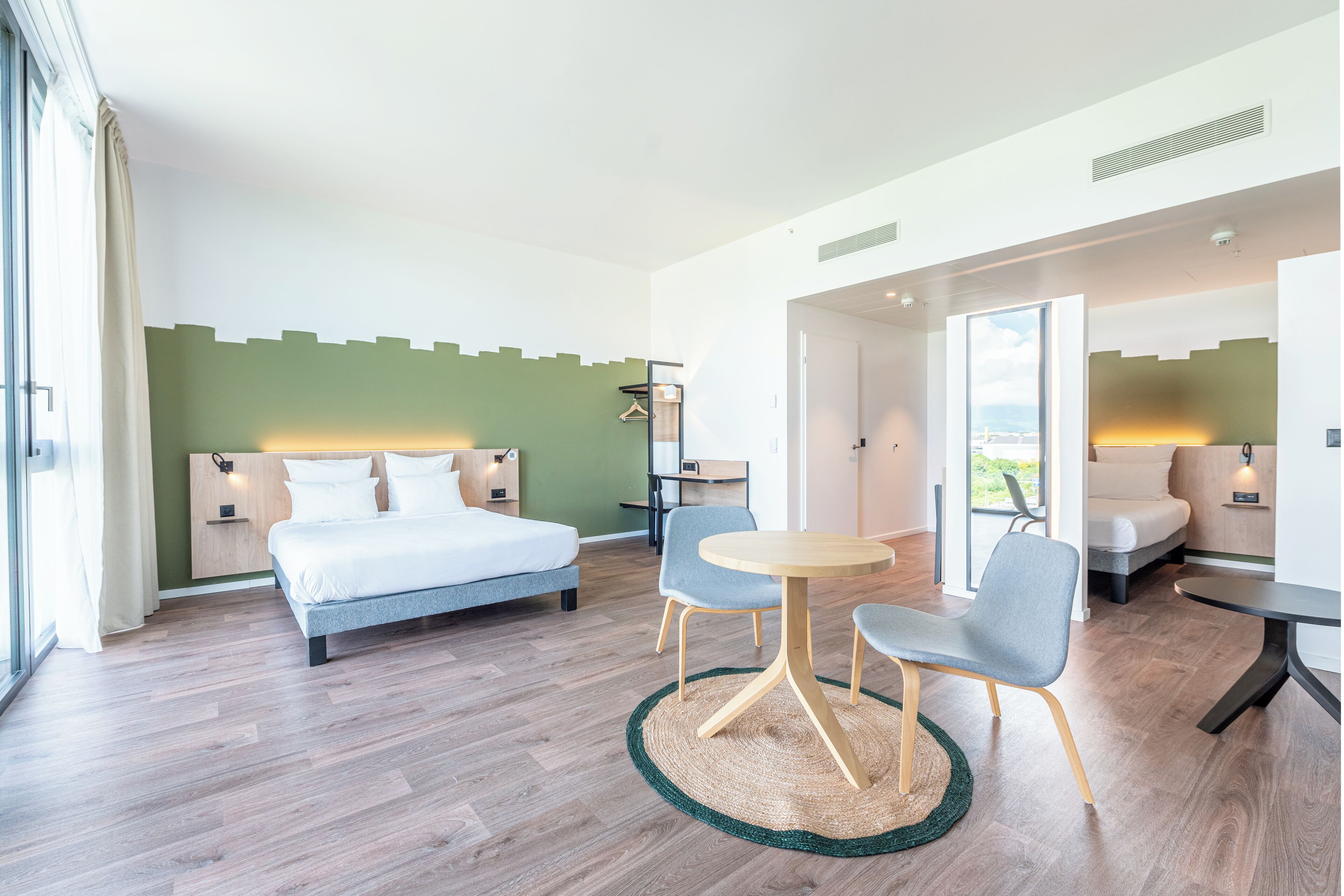 Quadruple Room | Premium bedding, desk, laptop workspace, free WiFi