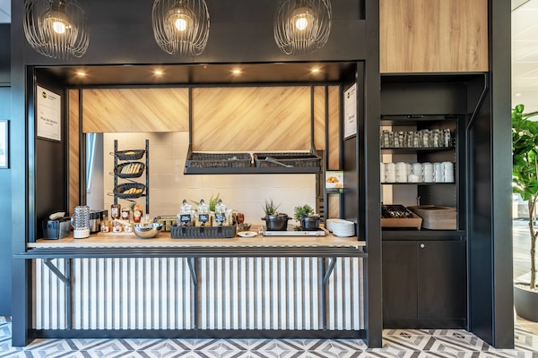 每日付費供應吃到飽早餐