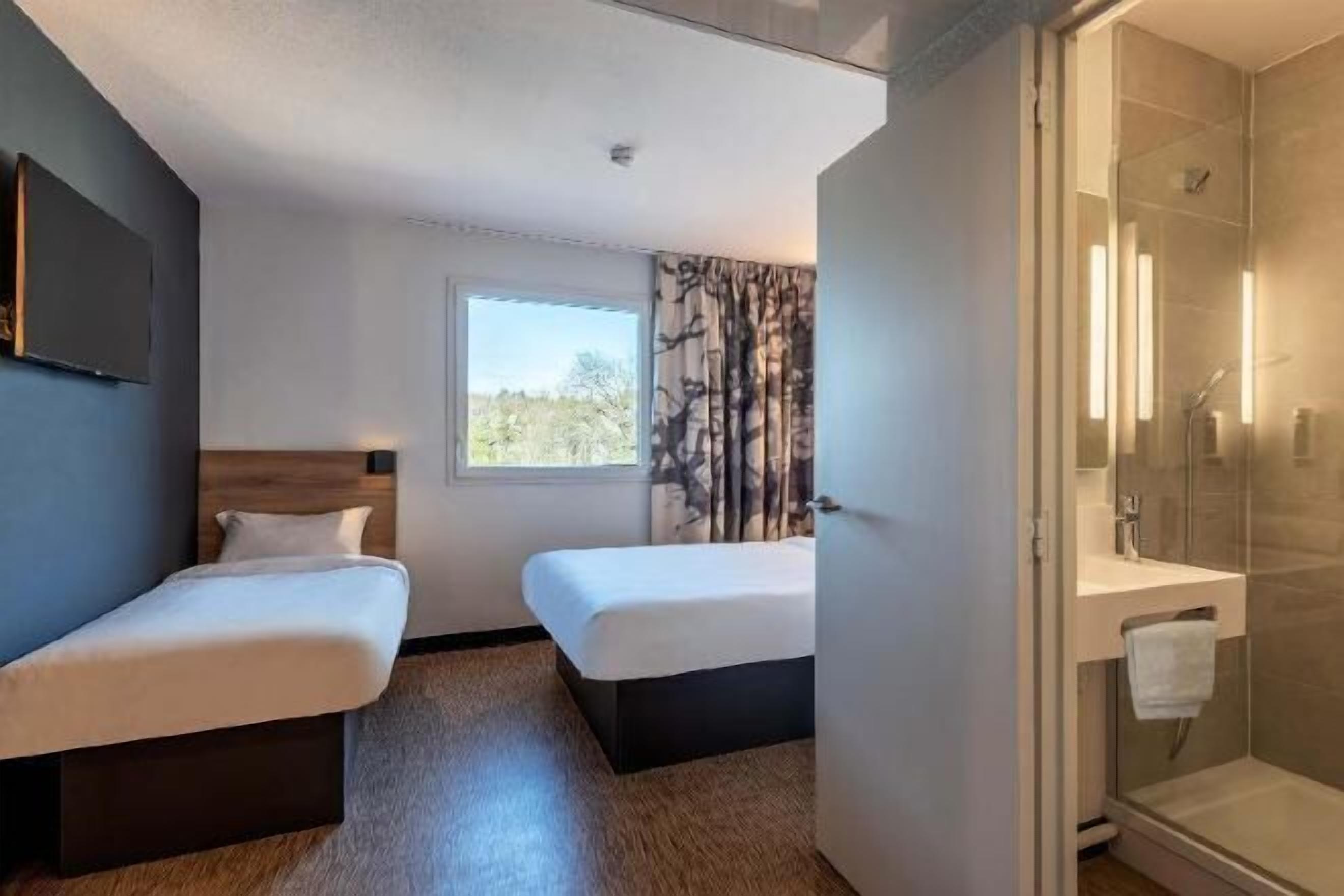 Bathroom | Shower, towels, soap, shampoo