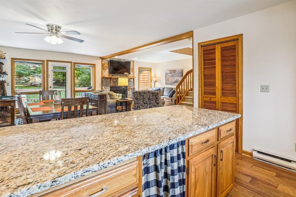 Interior - Frost Hollow provides the perfect location for your mountain vacation! (Canaan Valley)