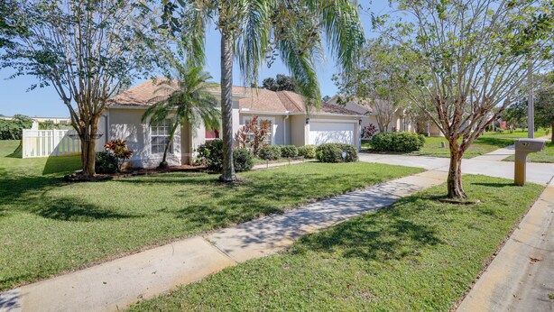 Property grounds - Bright Titusville Retreat w/ Lanai - WFH Friendly! (Titusville)