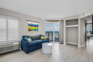 Fernseher, Kamin, Arbeitsbereiche