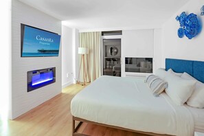 1 habitación, escritorio, tabla de planchar con plancha y wifi 