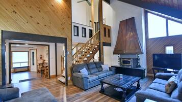 TV, fireplace, DVD player