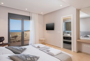 3 bedrooms, iron/ironing board, travel crib, free WiFi