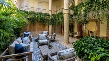 TV de tela plana 32 polegadas com canais a cabo, TV, pisos aquecidos