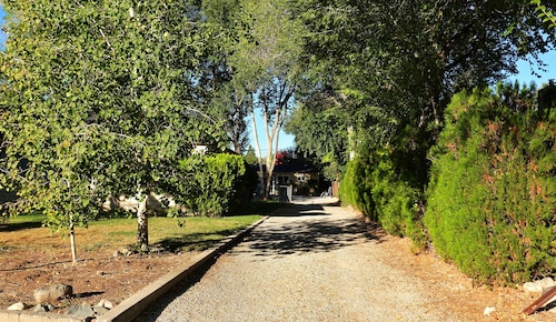 Quiet Bungalow in South West Reno.