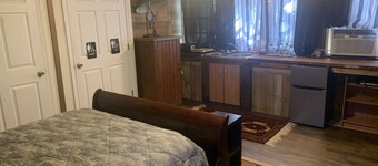 Cozy Studio apartment with cabin feel