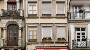 Studio | Iron/ironing board, WiFi