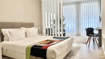 Studio | Iron/ironing board, WiFi