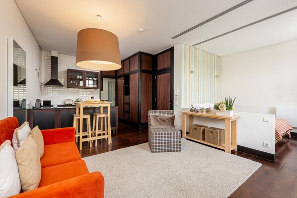 Estudio | Tabla de planchar con plancha y wifi