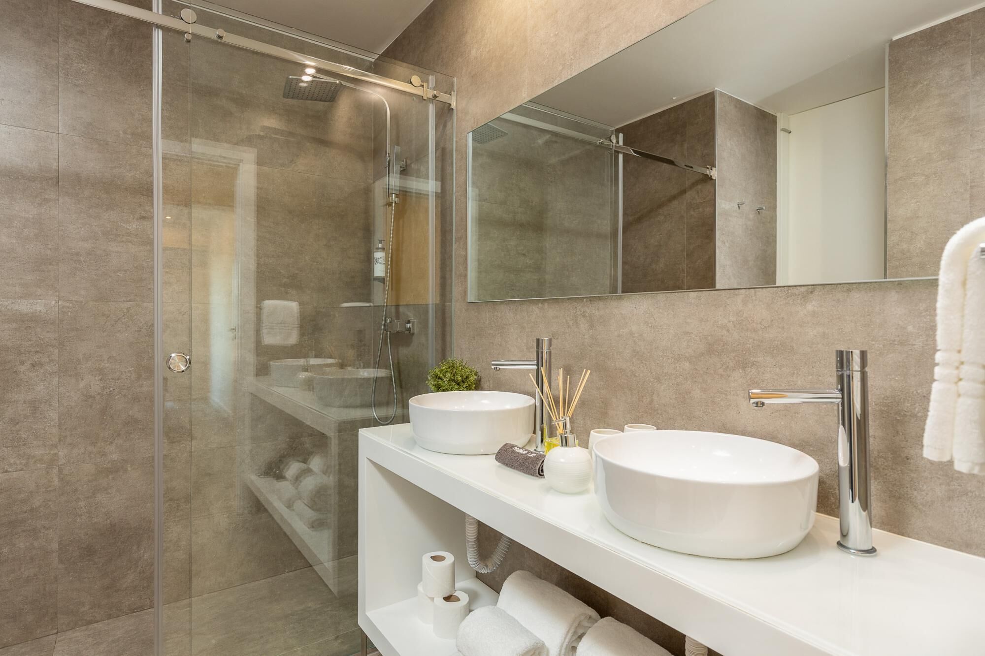 House | Bathroom