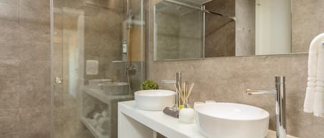 House | Bathroom