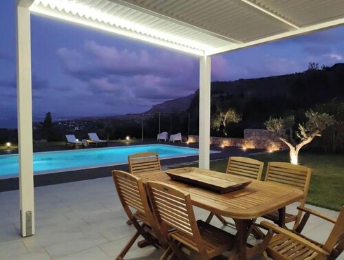 Five stars 3 bedroom villa with pool Lo Zingaro