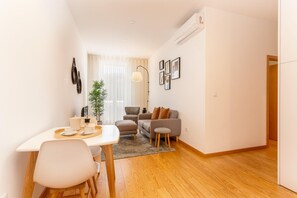 1 habitación, tabla de planchar con plancha y wifi 