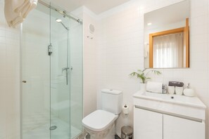 House | 2 bedrooms, iron/ironing board, WiFi - Cosy 6 in Oporto With 2 Bedrooms and 2 Bathrooms (Porto)