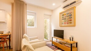 Unclassified image, 2 of 12, button - Cosy 0 in Oporto With 1 Bathrooms (Porto)