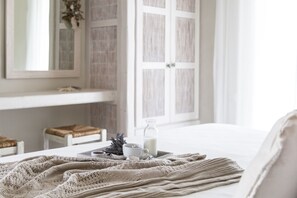 Double or Twin Room | In-room safe, soundproofing, iron/ironing board, free WiFi - Portes Houses (Naxos)
