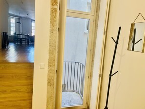 Casa, para fumadores | 1 habitación, tabla de planchar con plancha y wifi 