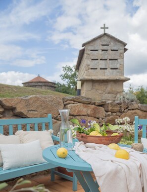 Property grounds - REFURBISHED RURAL HOUSE WITH BEAUTIFUL ROOMS (Catoira)