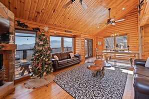 Smart TV, chimenea, videojuegos y reproductor de DVD 