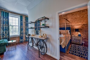 2 bedrooms, desk, iron/ironing board, free WiFi