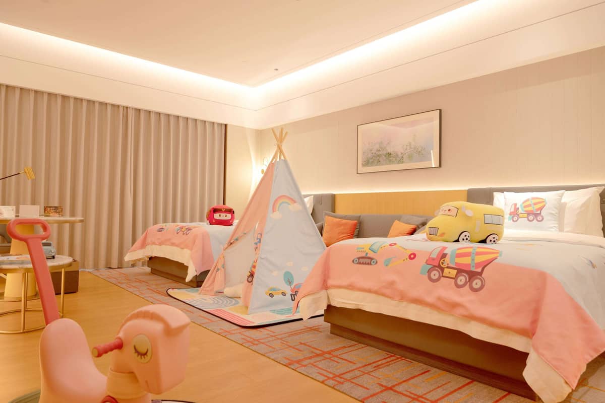 Room, 2 Double Beds, Garden View (Cars Theme)