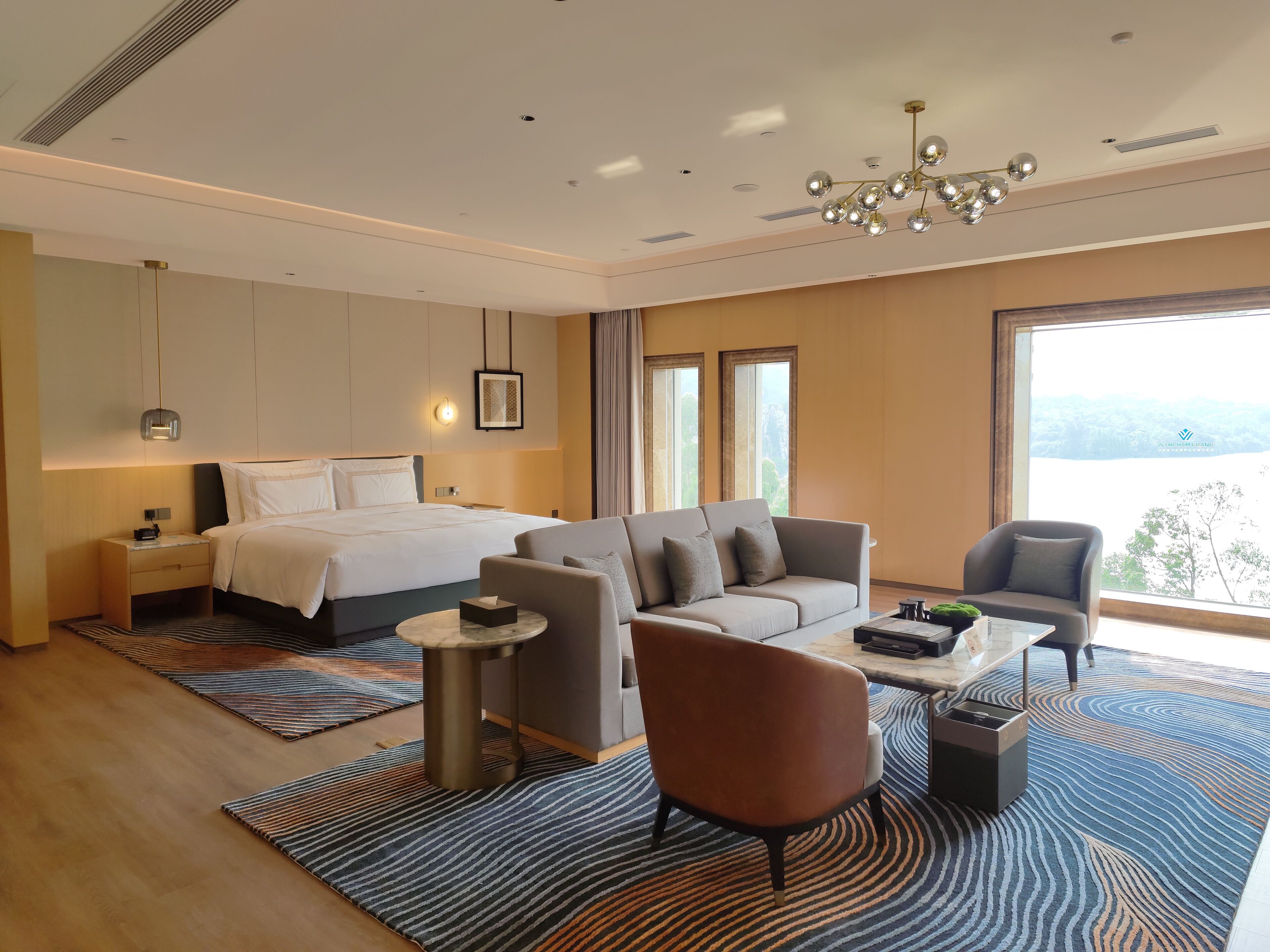 Dúplex Grand, varias camas (Presidential) | Caja de seguridad en la habitación y cortinas blackout 