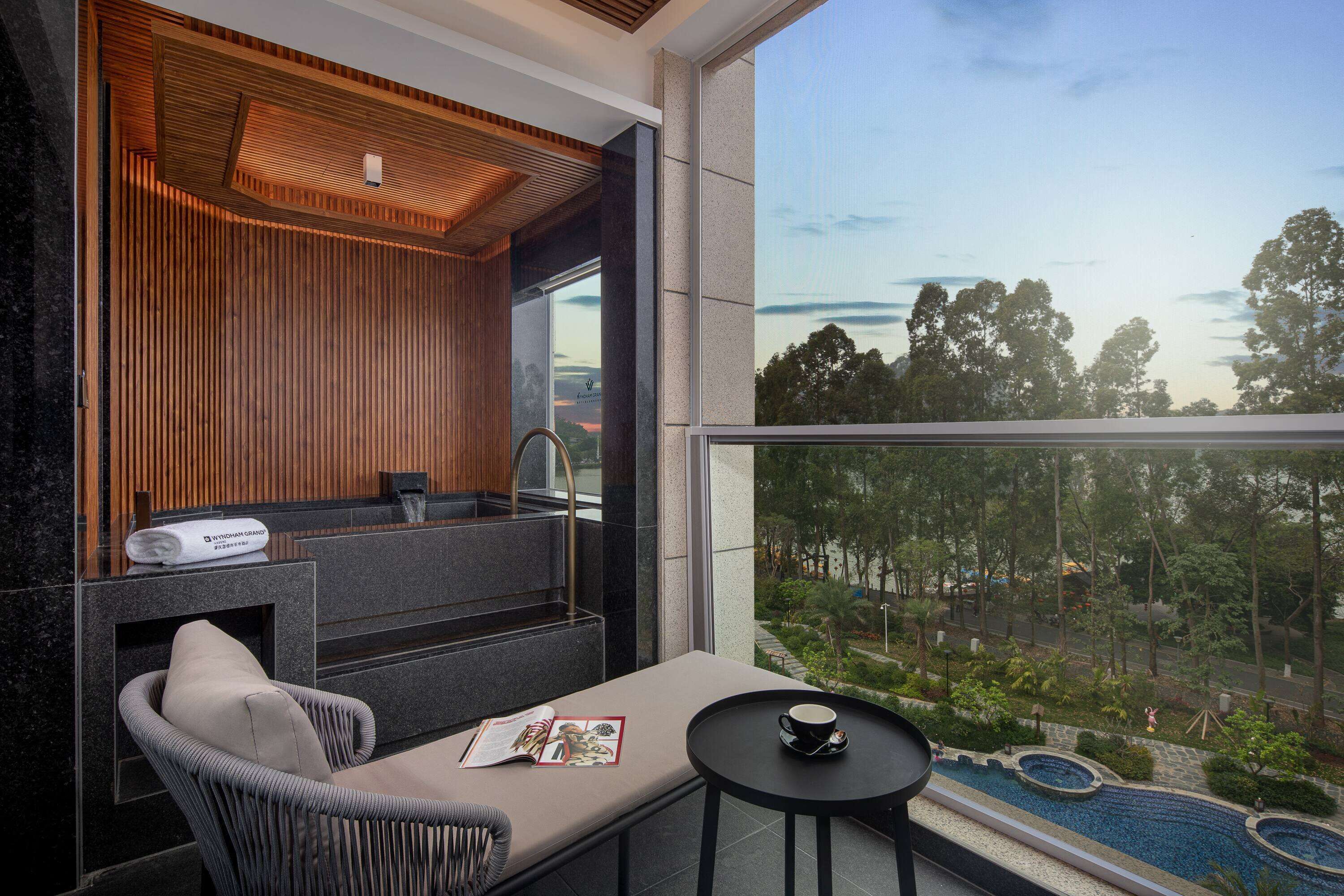 Caja de seguridad en la habitación y cortinas blackout 