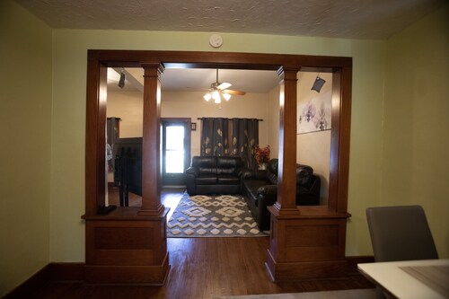 Unique Vintage Home Near the Zoo & Downtown Omaha