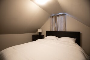 3 habitaciones, escritorio, tabla de planchar con plancha y wifi gratis 