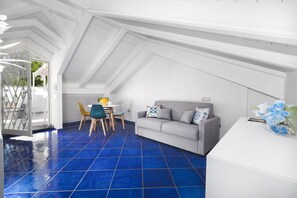 Design-Apartment | Wohnbereich | 42-Zoll-Flachbildfernseher mit Digitalempfang, Fernseher