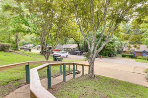 Property grounds - Pet-Friendly Home Near Dtwn Tallahassee! (Tallahassee)