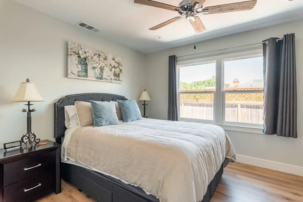 1 slaapkamer, een bureau, gratis wifi, beddengoed