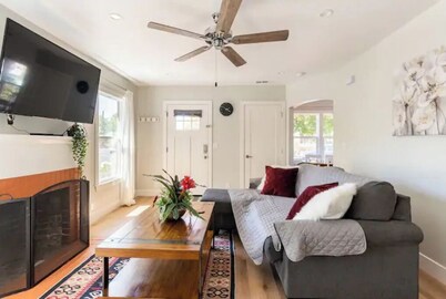 1 Bedroom Home with Home Office