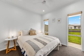 3 bedrooms, iron/ironing board, WiFi, bed sheets