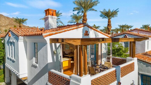 SV112 Deluxe Spa Villa w/ Majestic Mountain Views