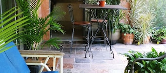 Charming Lakefront Studio w/Lanai & Dock in Lakeview Village