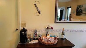 Interior - Charming Lakefront Studio w/Lanai & Dock in Lakeview Village (Brandon)