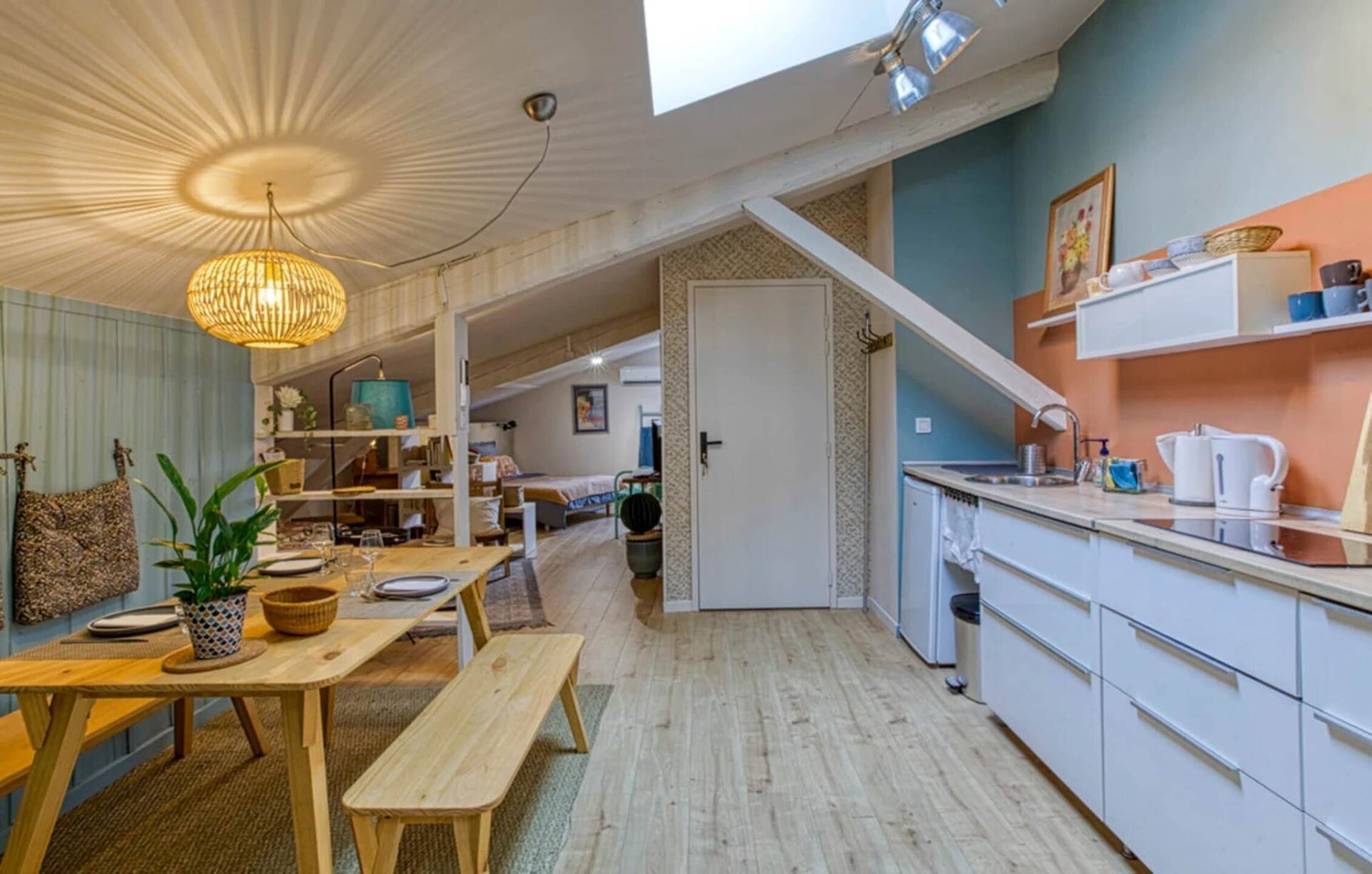 Fridge, microwave, coffee/tea maker, toaster