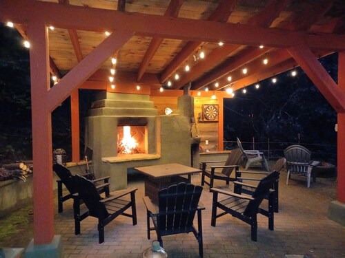 Laurel Ridge, Privacy yet minutes from downtown, Dupont & Pisgah National Forest