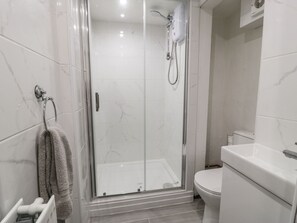 Cottage | Bathroom | Shower - Penrallt (Cemaes Bay)