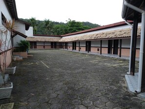 Aparcamiento sin asistencia gratuito