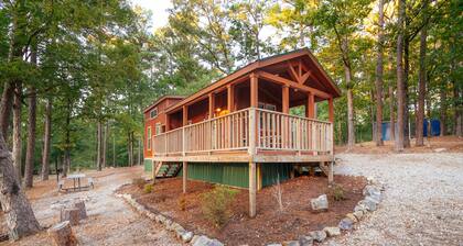 Lake House Cottage at Safe Harbor Brady Mountain on Lake Ouachita!