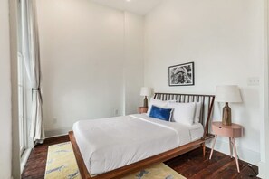 4 bedrooms, desk, iron/ironing board, travel crib