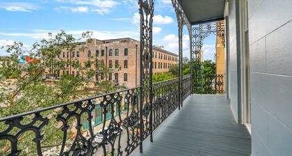 Ziggy Unit:Warm Upscale Art Filled Suite nearFQ+pk