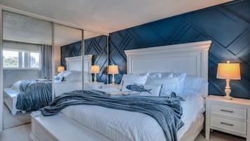 Deluxe Condo, Fireplace, Ocean View | Laptop workspace, WiFi (free), individually decorated