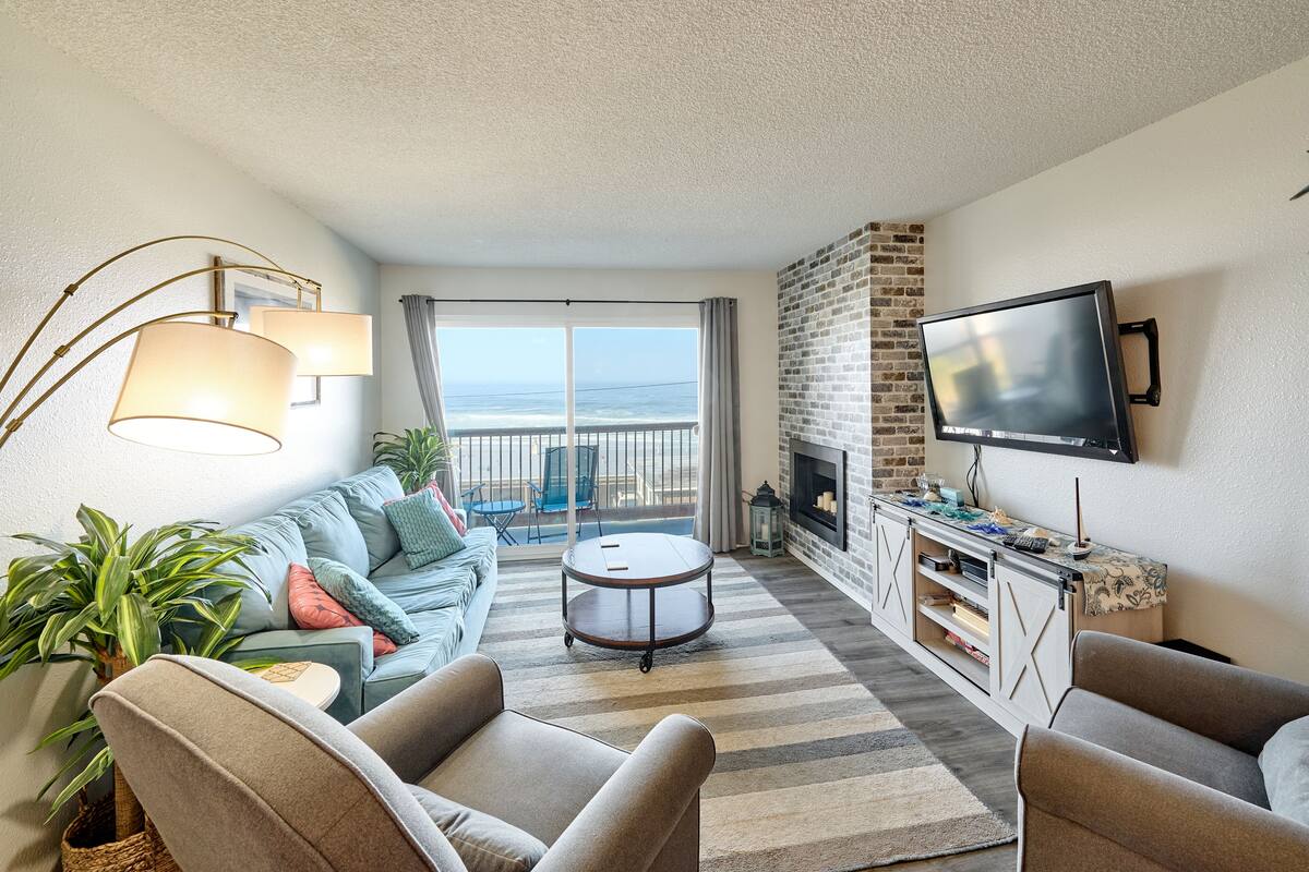 Superior Condo, 1 King Bed with Sofa bed, Ocean View | Living area | Flat-screen TV, DVD player