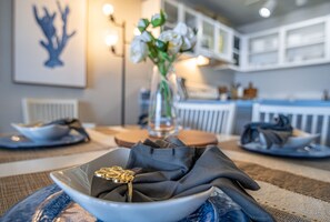 Deluxe Condo, Fireplace, Ocean View | Private kitchen - Surftides Plaza Rentals (Lincoln City)