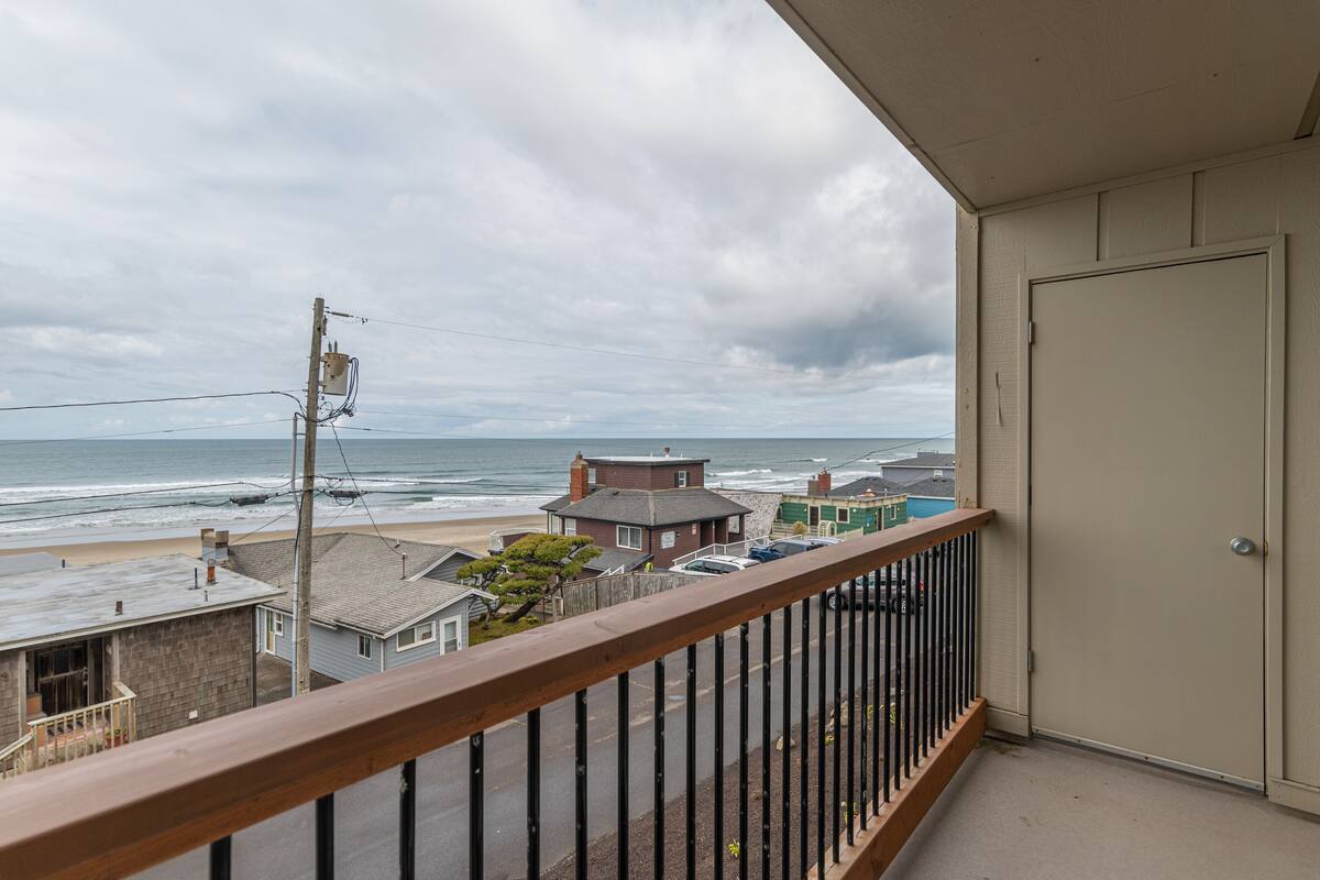Classic Condo, Fireplace, Ocean View | View from room